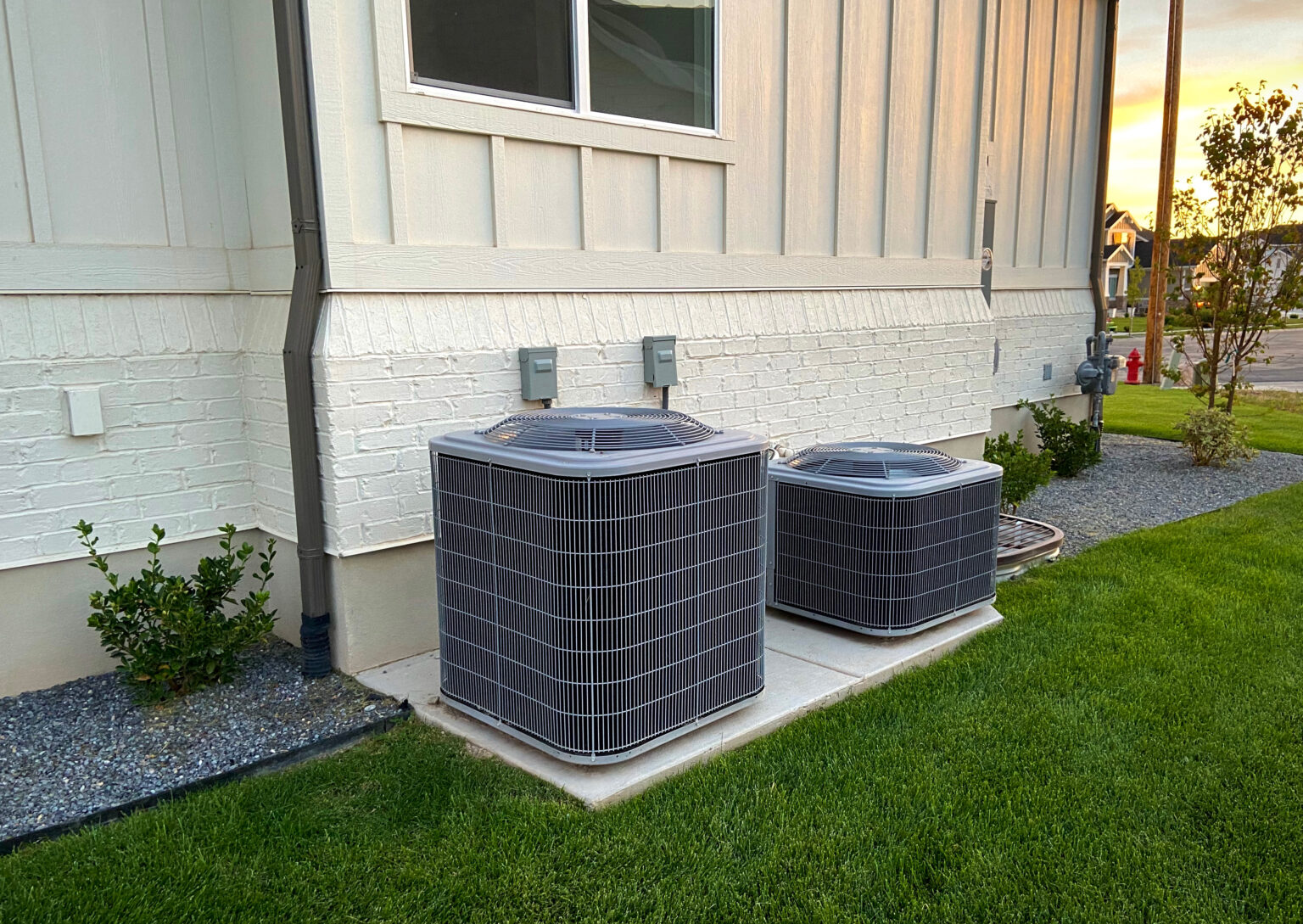 How Do Heat Pumps And Air Conditioners Differ?